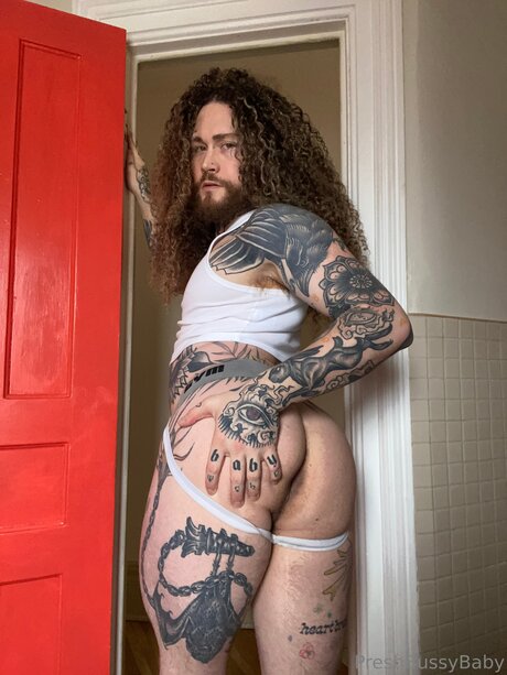 Foto di nudo di fuga di OnlyFans di Preshbussybaby