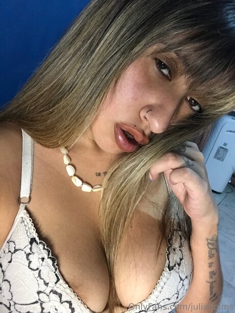 Foto di nudo di fuga di OnlyFans di Julixholms