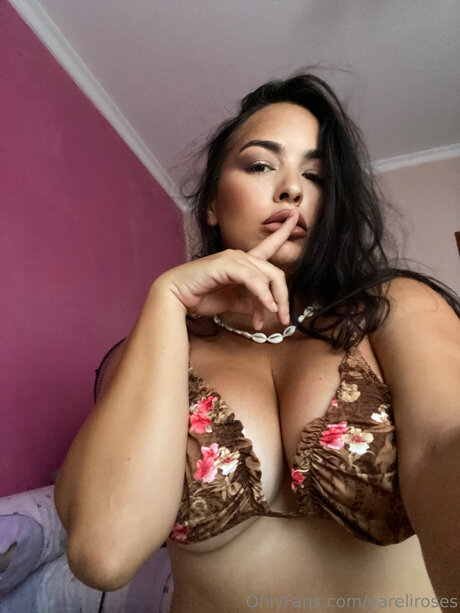 Yareliroses
