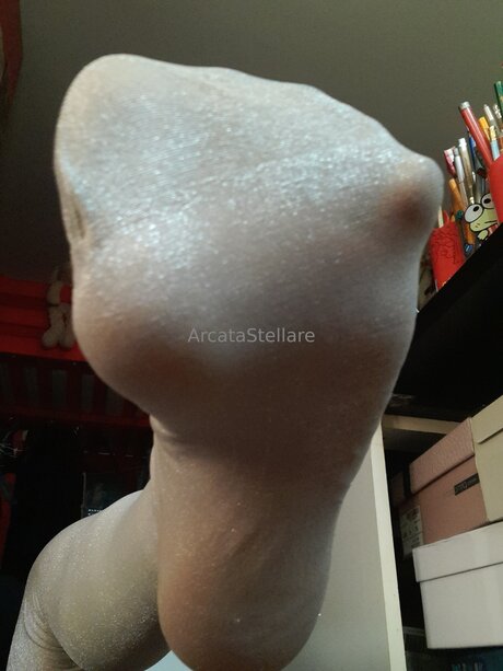 Foto di nudo di fuga di OnlyFans di Arcatastellare