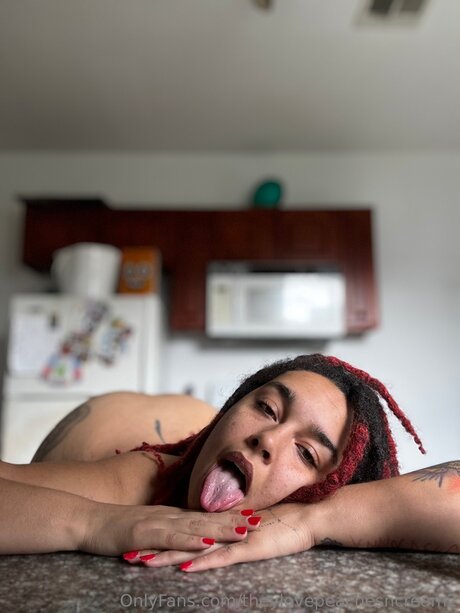 Foto di nudo di fuga di OnlyFans di Freepeachesncream