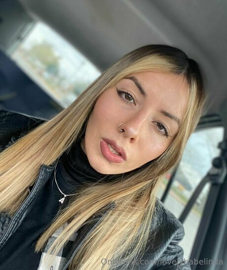 Foto di nudo di fuga di OnlyFans di Lovelybabelinda