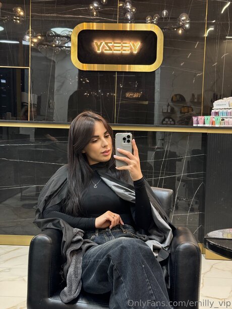 Emilly Vip