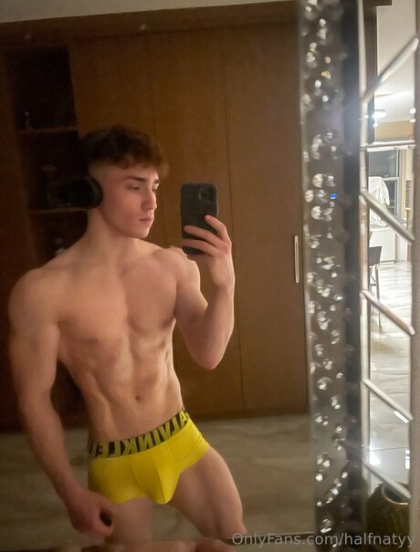 Foto di nudo di fuga di OnlyFans di Halfnatyy