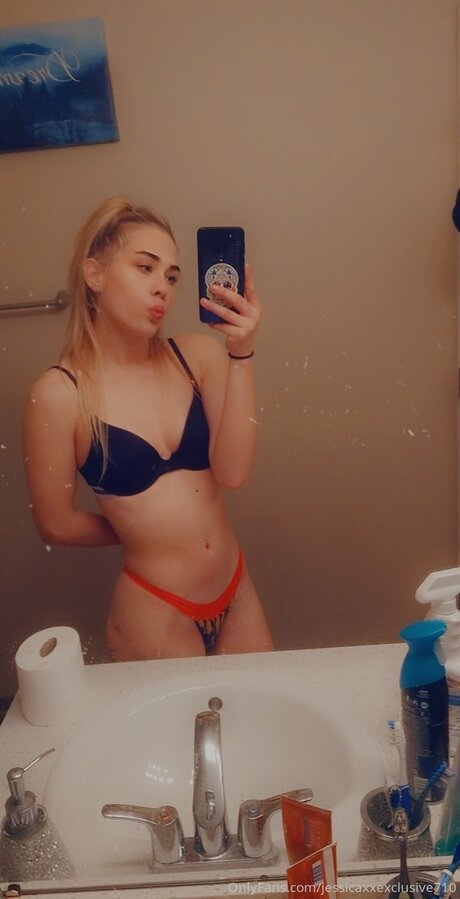 Foto di nudo di fuga di OnlyFans di Jessicaxxexclusive710