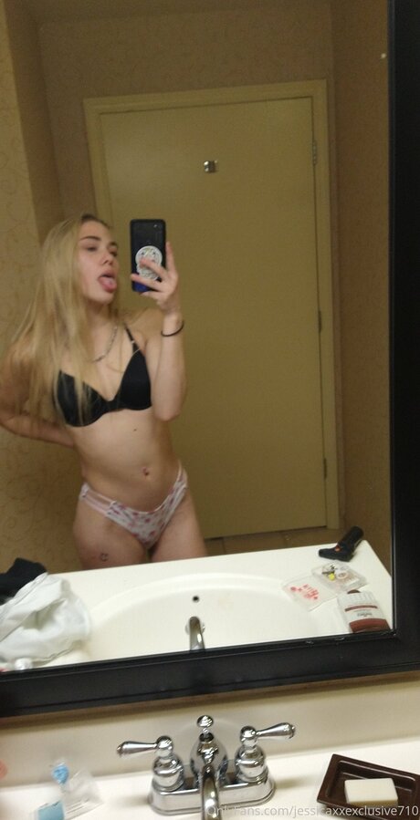 Jessicaxxexclusive710