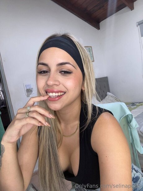 Foto di nudo di fuga di OnlyFans di Selinapetal
