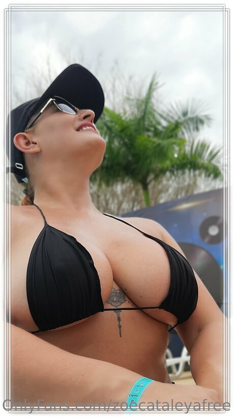 Foto di nudo di fuga di OnlyFans di Zoecataleyafree