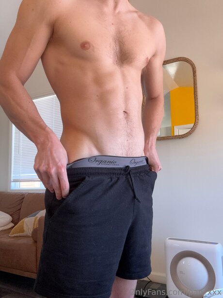 Foto di nudo di fuga di OnlyFans di Pan Xxx