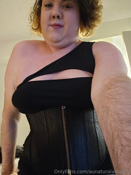 Foto di nudo di fuga di OnlyFans di Aunaturalamazon