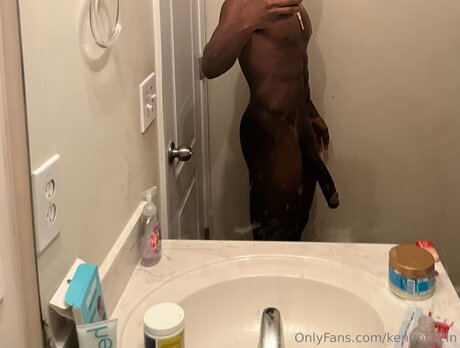 Foto di nudo di fuga di OnlyFans di Kengot12in