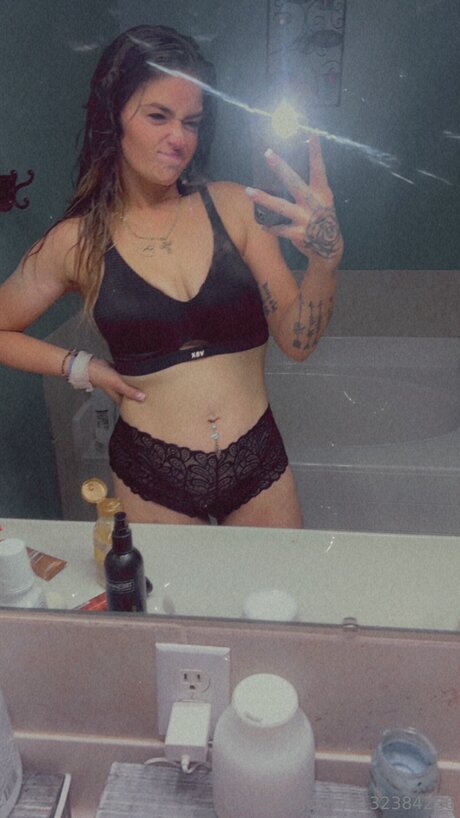 Foto di nudo di fuga di OnlyFans di U132384226
