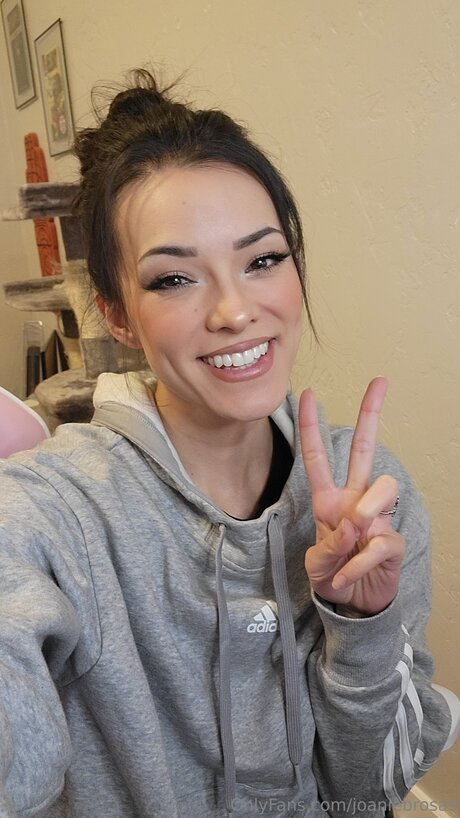 Foto di nudo di fuga di OnlyFans di Joaniebrosas