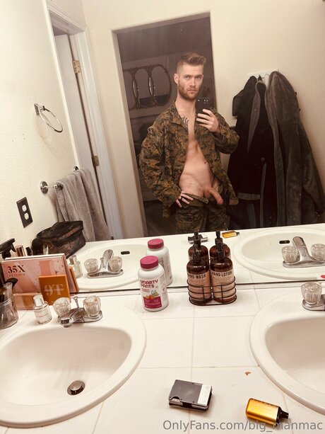 Foto di nudo di fuga di OnlyFans di Big Manmac