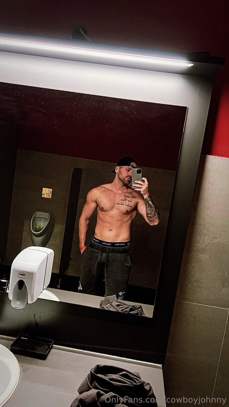 Foto di nudo di fuga di OnlyFans di Cowboyjohnny