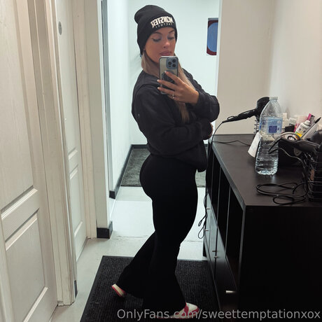 Foto di nudo di fuga di OnlyFans di Sweettemptationxox