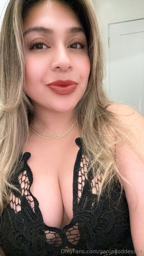 Foto di nudo di fuga di OnlyFans di Ganjagoddessxx