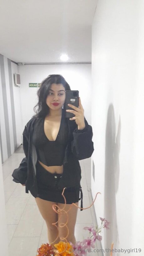 Foto di nudo di fuga di OnlyFans di Thebabygirl19