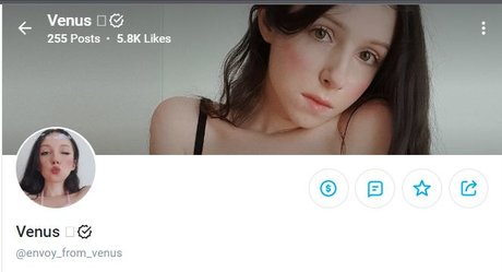 Foto di nudo di fuga di OnlyFans di Venus