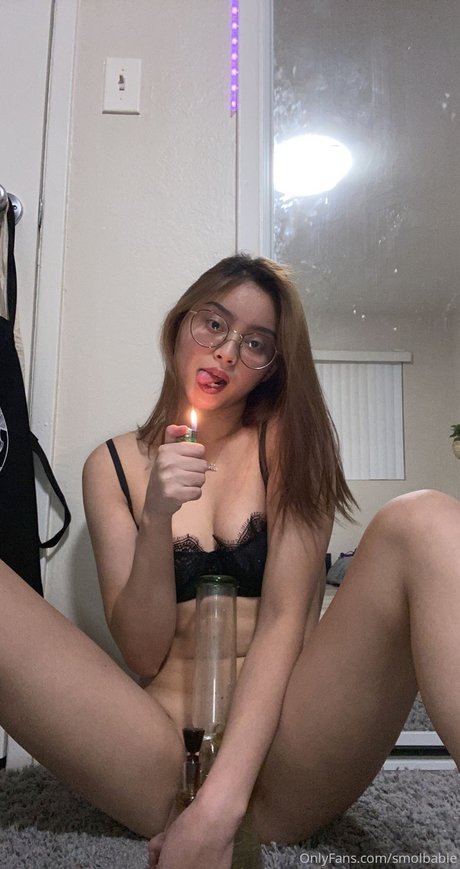 Foto di nudo di fuga di OnlyFans di Smolbabie