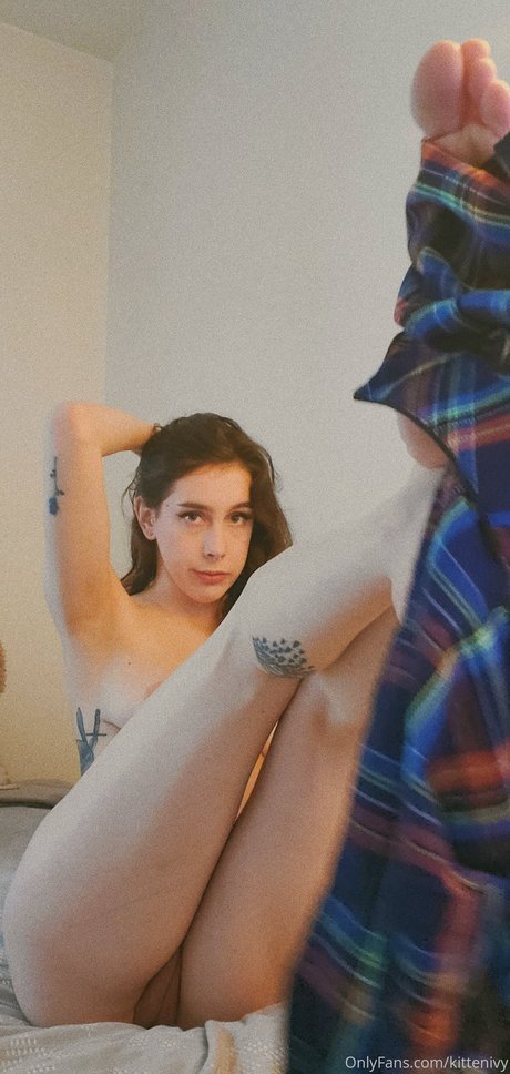 Foto di nudo di fuga di OnlyFans di Kitten Ivy Sg