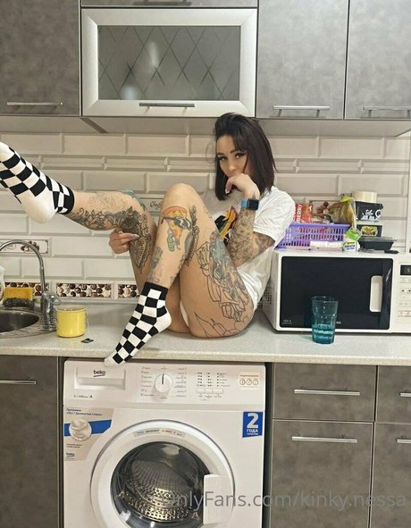 Foto di nudo di fuga di OnlyFans di Kinky Nessa