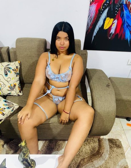Foto di nudo di fuga di OnlyFans di Angie Acosta