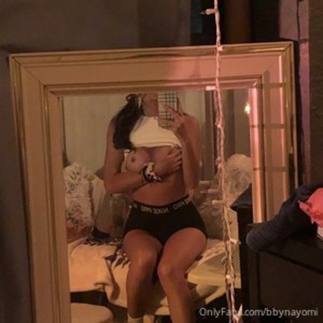 Foto di nudo di fuga di OnlyFans di Bbynayomi