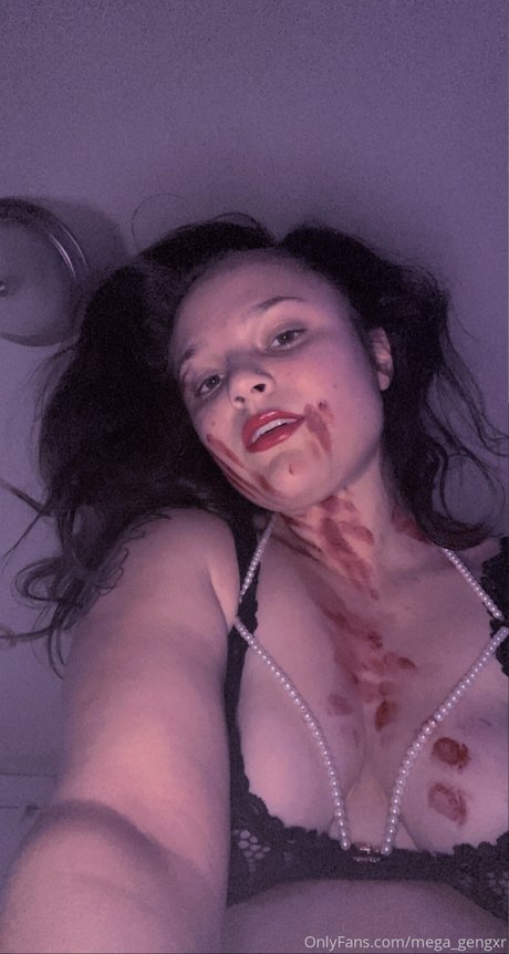 Foto di nudo di fuga di OnlyFans di Mega Gengar