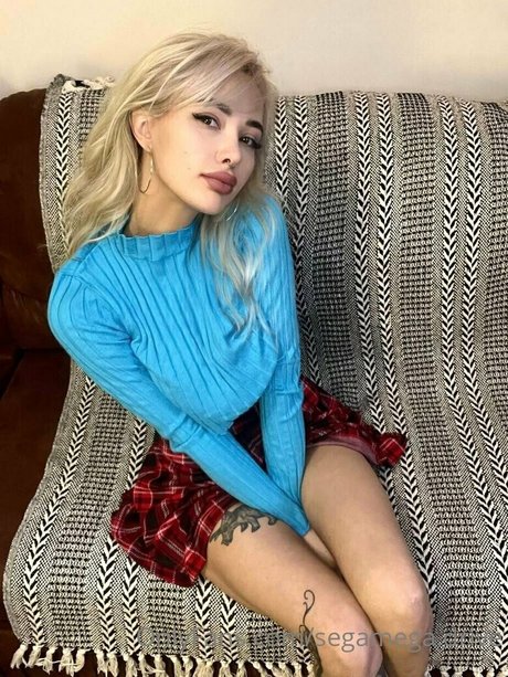 Foto di nudo di fuga di OnlyFans di Segamega Drive