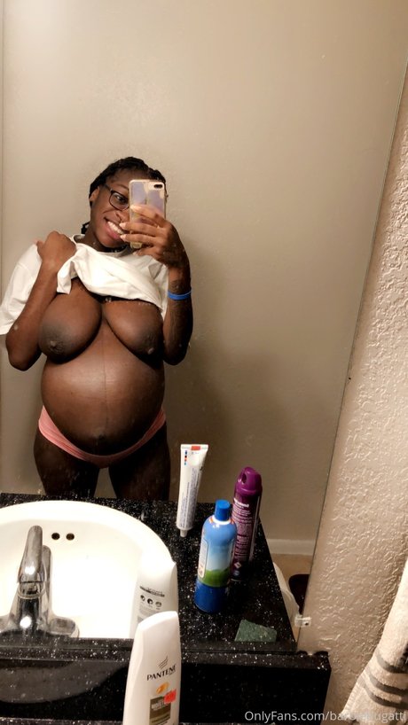 Foto di nudo di fuga di OnlyFans di Barbie Bugatti