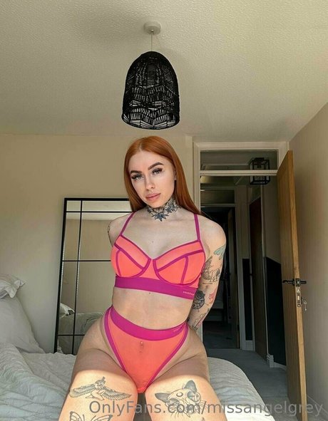 Foto di nudo di fuga di OnlyFans di Angel Grey