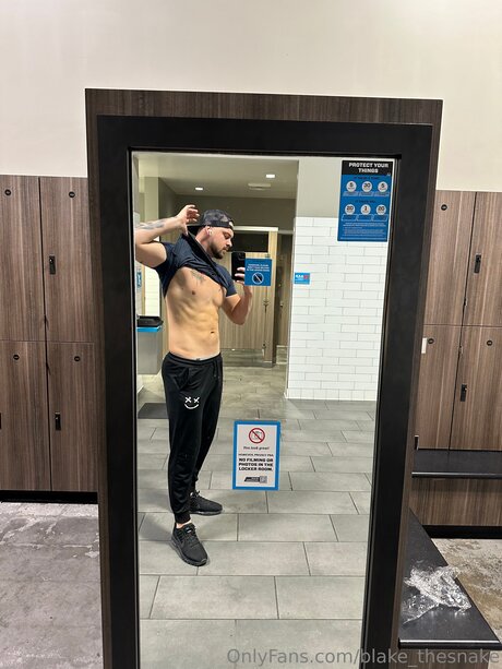 Foto di nudo di fuga di OnlyFans di Blake Thesnake