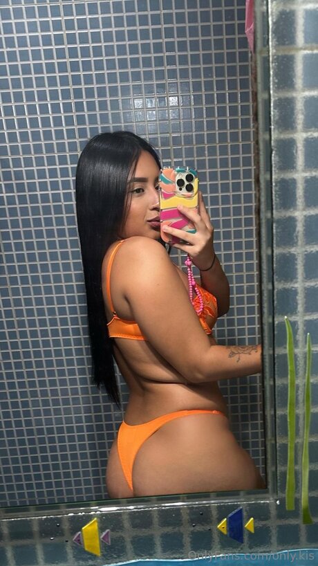 Foto di nudo di fuga di OnlyFans di Only Kis