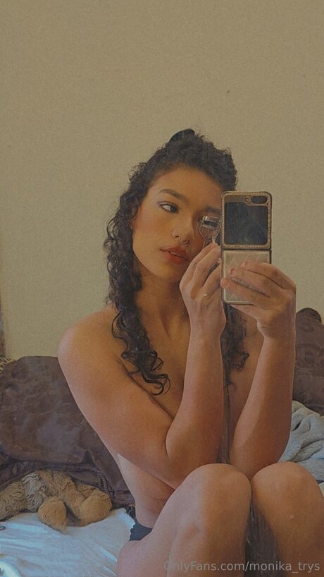 Foto di nudo di fuga di OnlyFans di Monika Trys