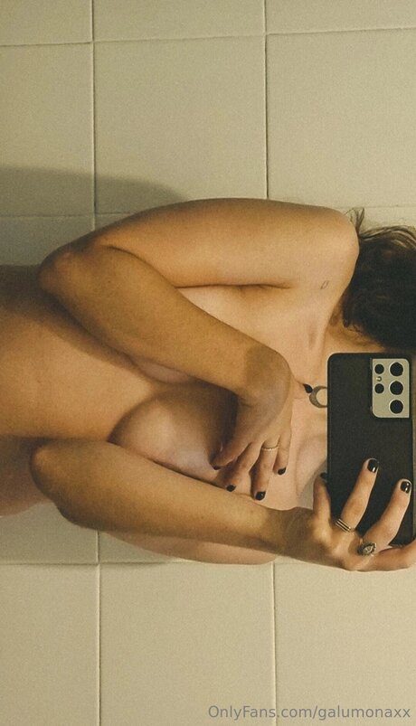 Foto di nudo di fuga di OnlyFans di Galumonaxx