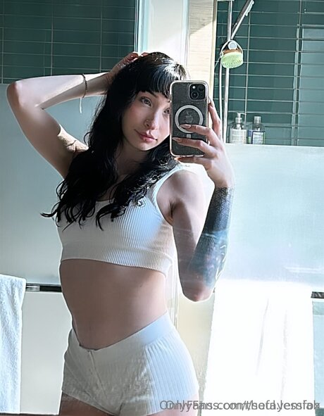 Foto di nudo di fuga di OnlyFans di Thefayemiah
