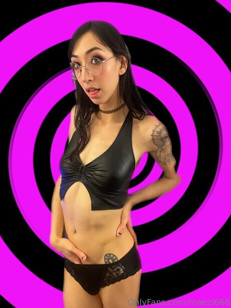Foto di nudo di fuga di OnlyFans di Maezi666
