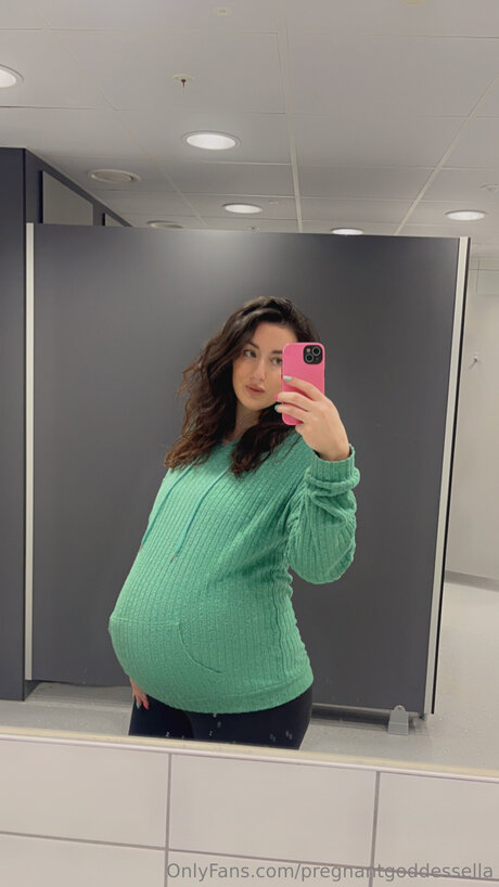 Foto di nudo di fuga di OnlyFans di Pregnantgoddessella