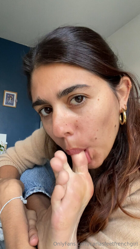 Carlasfeetfrenchgirl