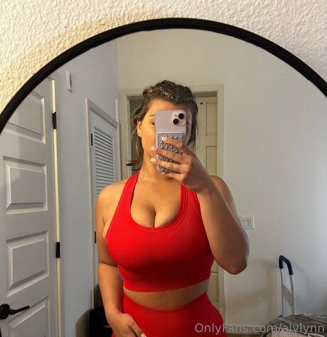 Foto di nudo di fuga di OnlyFans di Alylynn