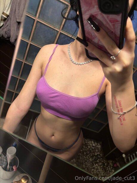 Foto di nudo di fuga di OnlyFans di Jade Cut3