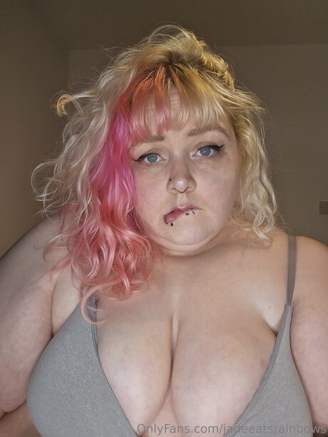 Foto di nudo di fuga di OnlyFans di Jadeeatsrainbows