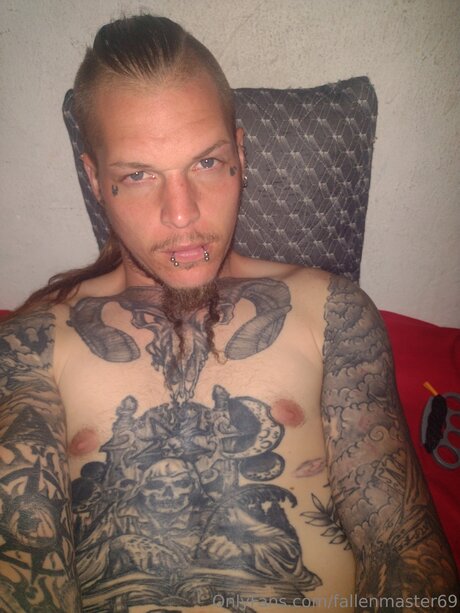 Foto di nudo di fuga di OnlyFans di Fallenmaster69