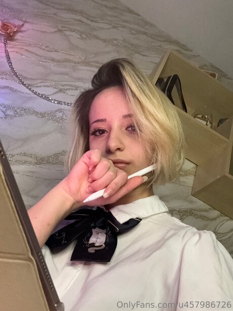 Foto di nudo di fuga di OnlyFans di Little Evelyn