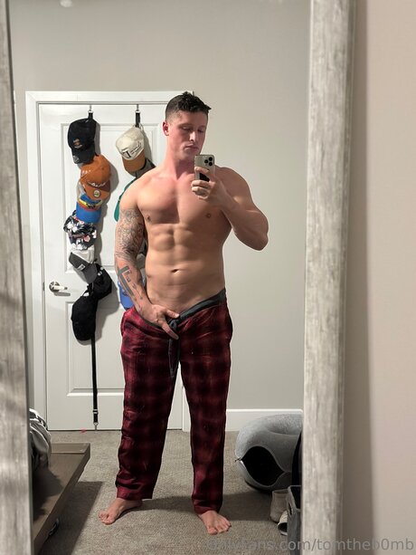 Foto di nudo di fuga di OnlyFans di Tomtheb0mb