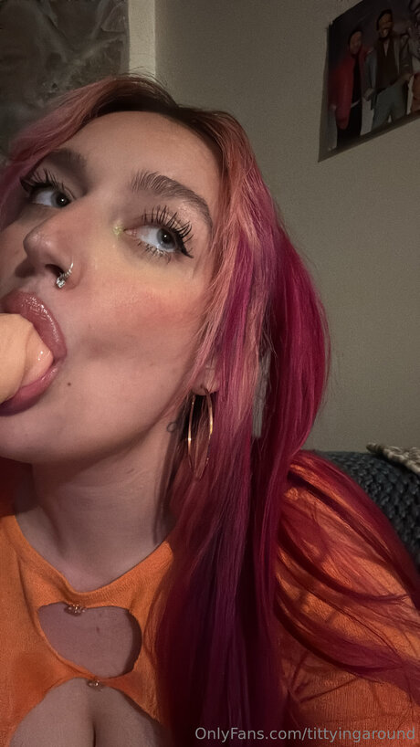 Foto di nudo di fuga di OnlyFans di Tittyingaround