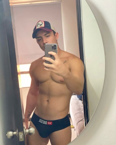 Foto di nudo di fuga di OnlyFans di Nick Alpha Free