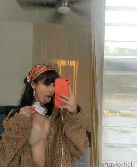 Foto di nudo di fuga di OnlyFans di Taylor Halll