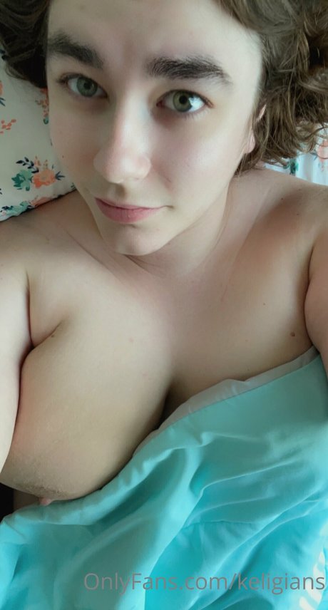 Foto di nudo di fuga di OnlyFans di Keligian